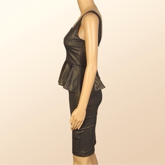 ALICE + OLIVIA “Dahlia” metallic, square neckline, peplum dress in size 6 - Picture 5 of 15